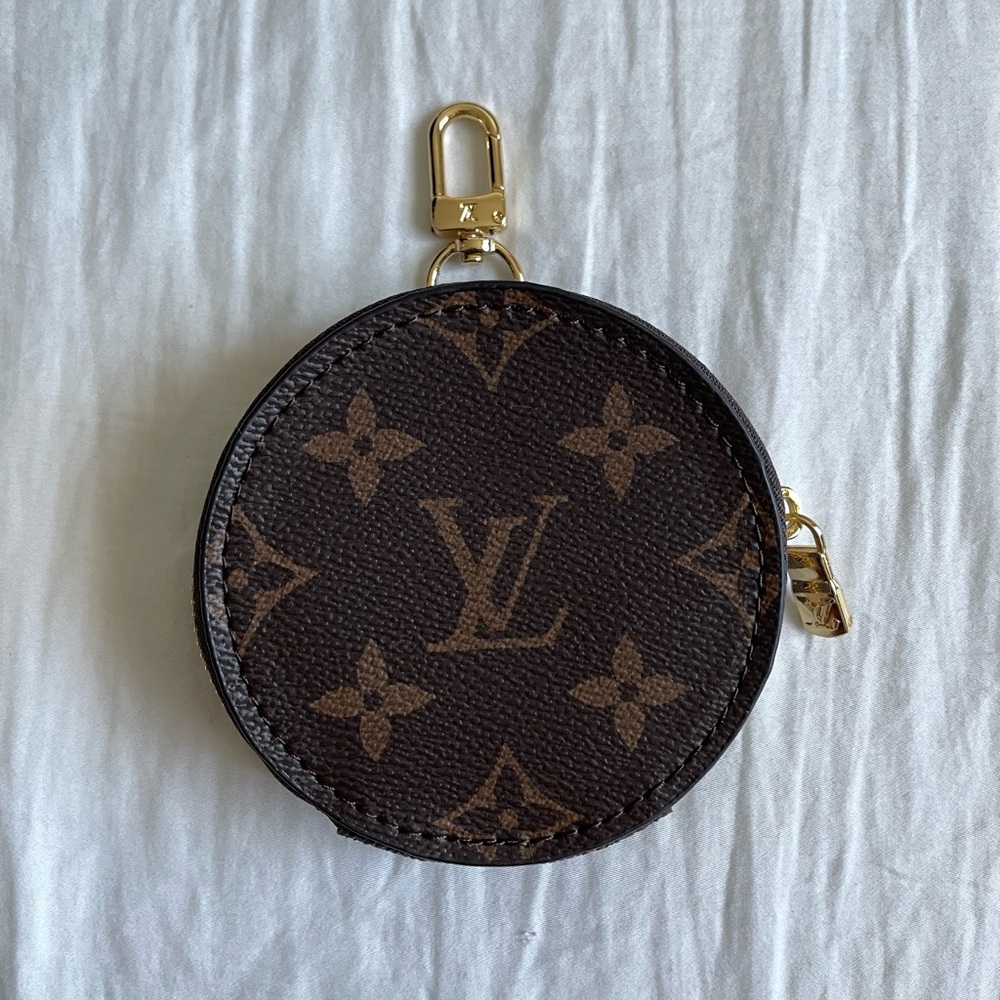 Monogram round coin purse